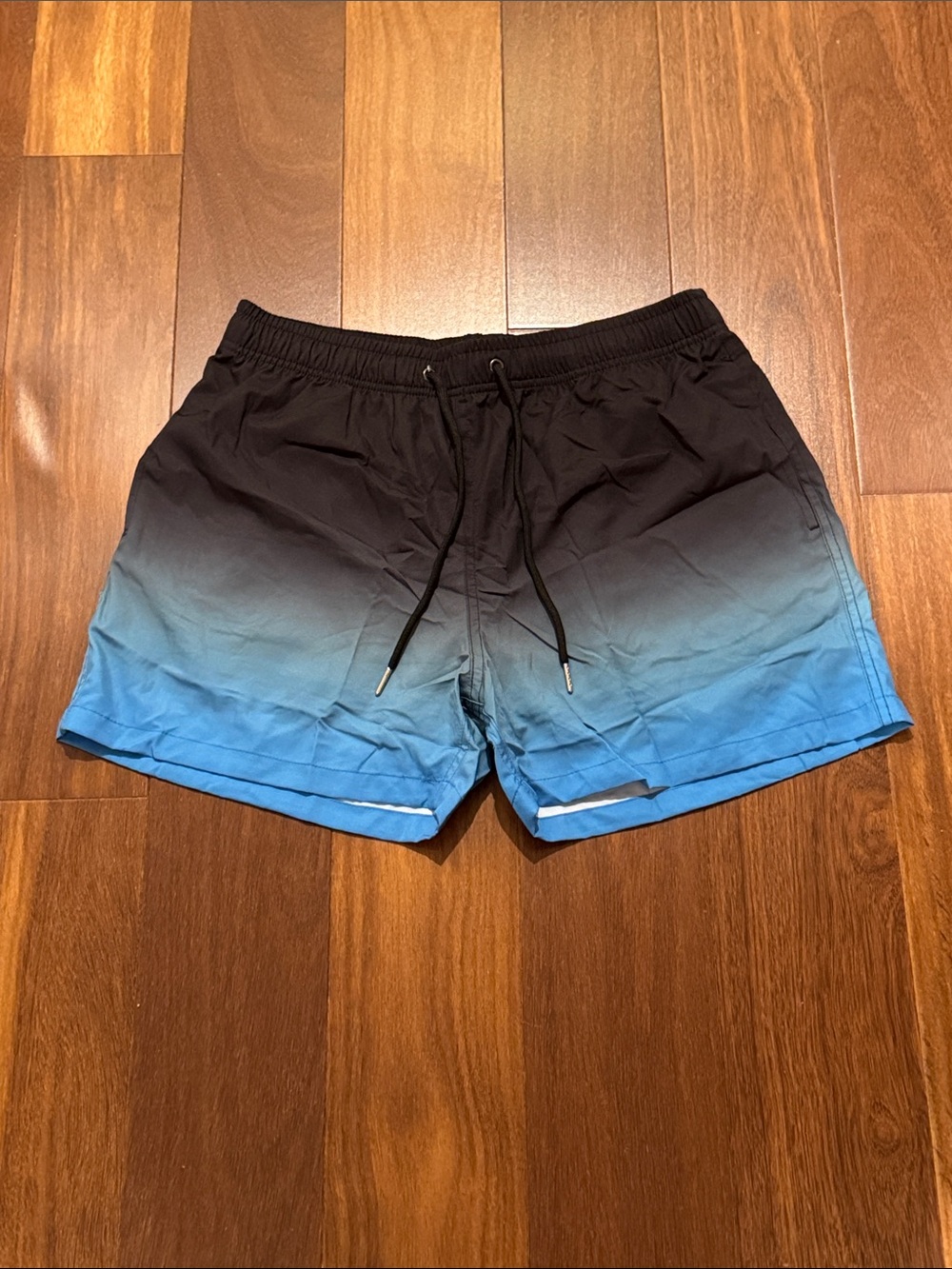 Men's Medium Ombre Black to Blue Swim Trunks